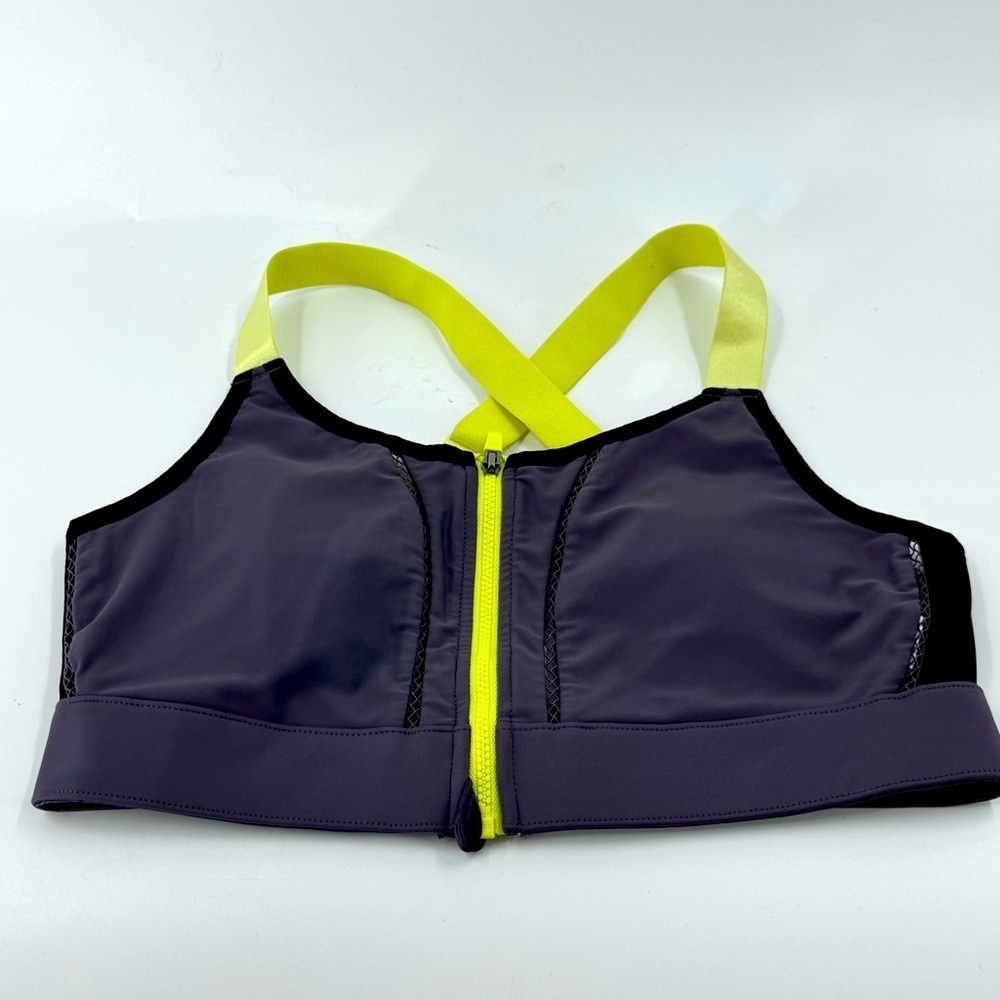 Fabletics Performance Sports‎ bra with front Zipper
